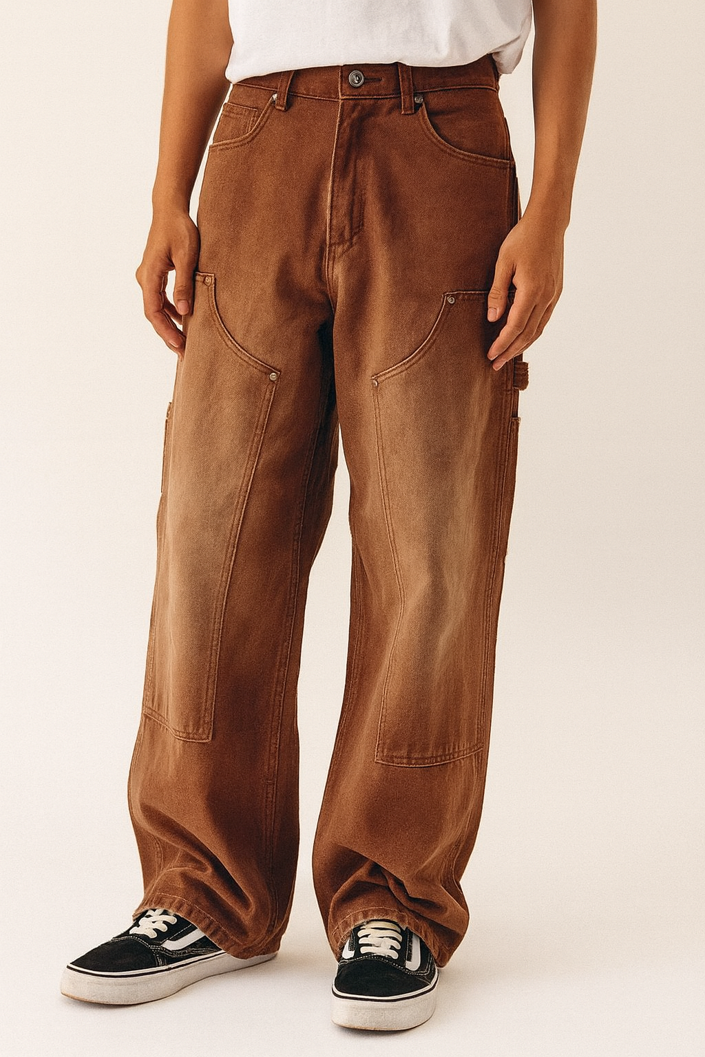 WASHED BROWM JEANS®