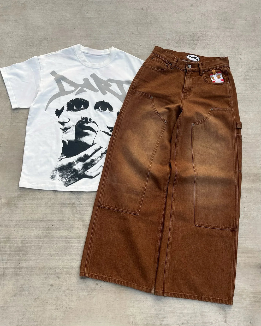 WASHED BROWM JEANS®
