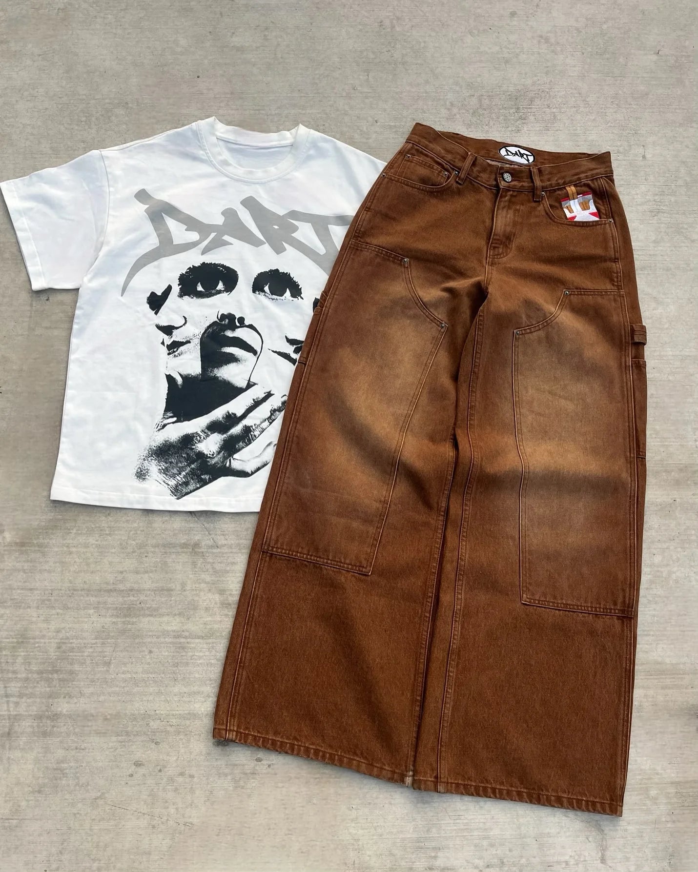 WASHED BROWM JEANS®