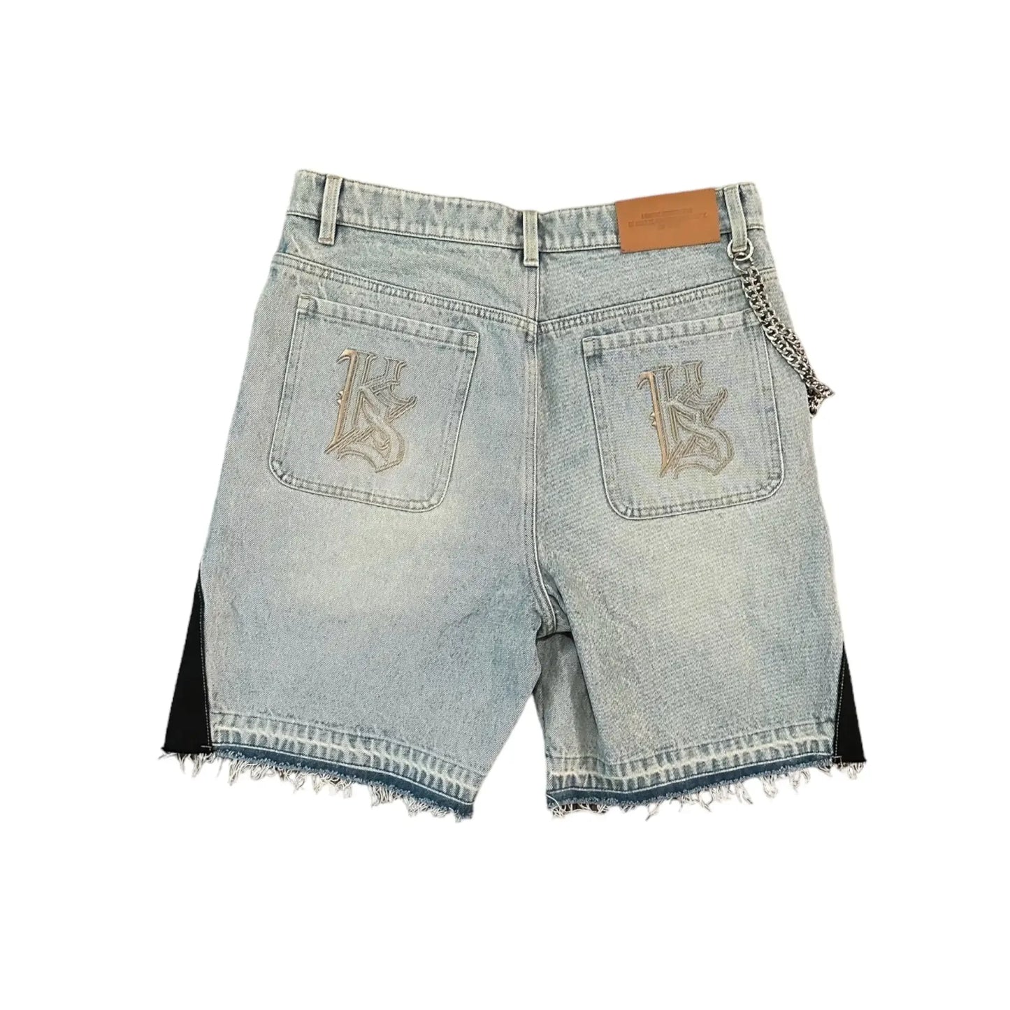 GRAPHIC PATHED DENIM JORTS®